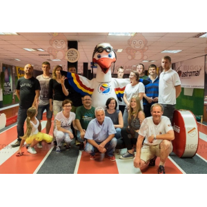 Weißstorch mit bunten Flügeln BIGGYMONKEY™ Maskottchen-Kostüm -