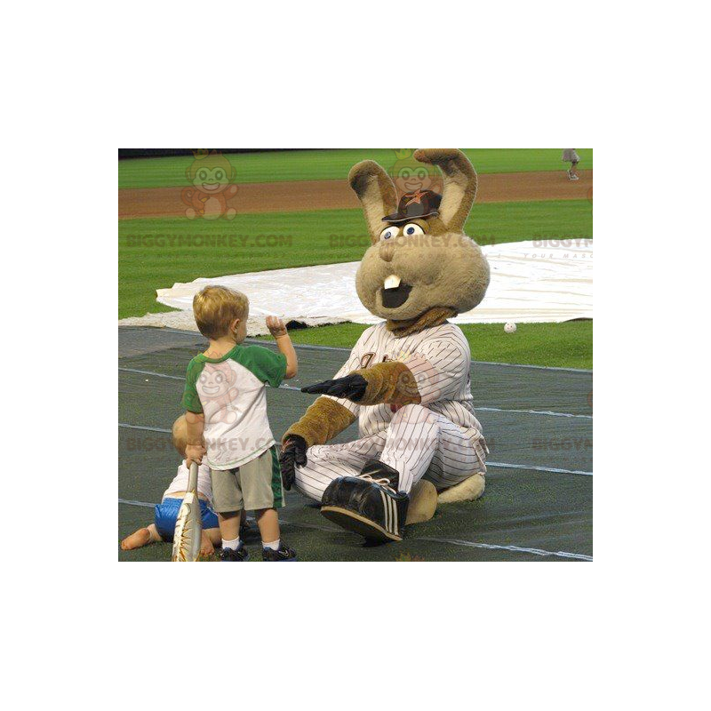 BIGGYMONKEY™ Maskotdräkt Brun jättekanin i baseballdräkt - Kaninmaskot - BIGGYMONKEY_0824 - BiggyMonkey.com