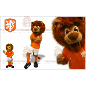 BIGGYMONKEY™ maskotkostyme Brun løve i fotballspillerantrekk - Løve maskoter - BIGGYMONKEY_07534 - BiggyMonkey.com