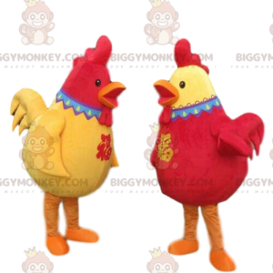 2 BIGGYMONKEY™s røde og gule hanemaskoter, 2 fargerike kyllinger - Høns-maskot - Haner - Høner - BiggyMonkey.com