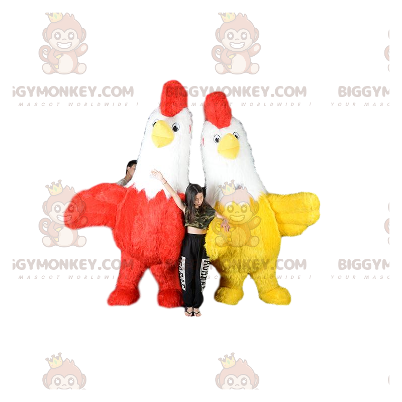 2 BIGGYMONKEY™s kycklingmaskotar, tvåfärgade uppblåsbara tuppar 2 BIGGYMONKEY™s kycklingmaskotar, tvåfärgade uppblåsbara tuppar