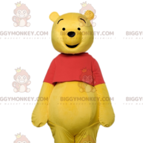Traje de mascote do Ursinho Pooh BIGGYMONKEY™ e camiseta vermelha - Mascotes pessoas famosas - BiggyMonkey.com