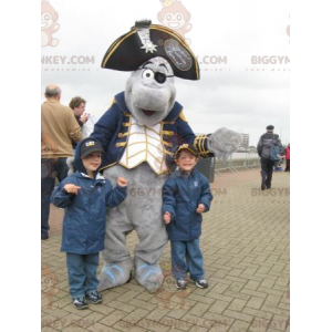 BIGGYMONKEY™ Maskotdräkt Grå delfin klädd i piratdräkt -