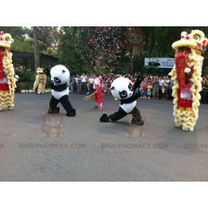 2 BIGGYMONKEY™s schwarz-weiße Panda-Maskottchen -