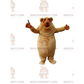 Sehr glücklicher kleiner dicker brauner Bär BIGGYMONKEY™