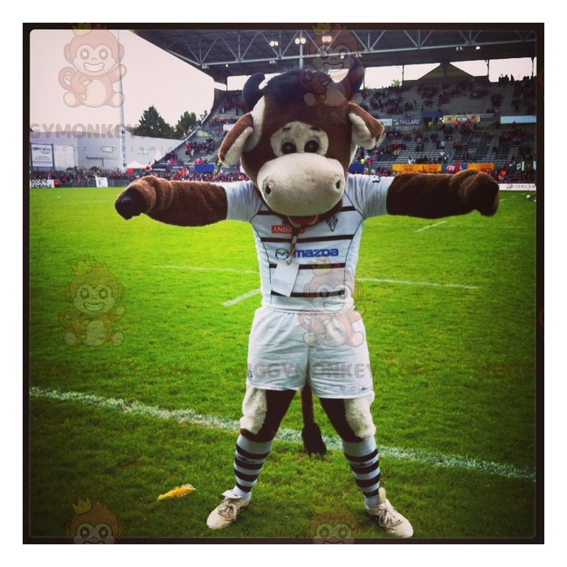 Brown Cow BIGGYMONKEY™ Maskottchenkostüm in Sportbekleidung - Kuh Maskottchen - BIGGYMONKEY_01558 - BiggyMonkey.com