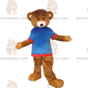 Στολή μασκότ Brown Bear Cub BIGGYMONKEY™ με μπλε και κόκκινο ζέρσεϊ - Μασκότ αρκούδας - BIGGYMONKEY_013862 - BiggyMonkey.com