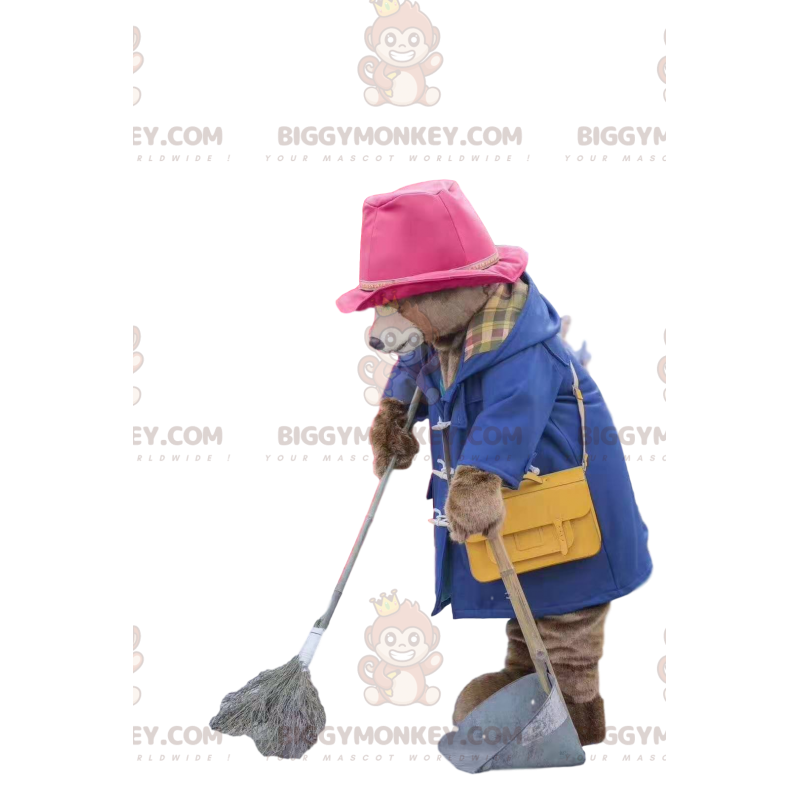 Beer BIGGYMONKEY™ mascottekostuum met blauwe jas en roze hoed - Beer BIGGYMONKEY™ mascottekostuum met blauwe jas en roze hoed -