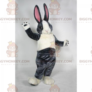 Fantasia de mascote de coelho cinza com grandes orelhas rosa
