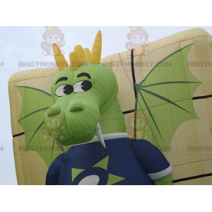 Divertente e colorato costume della mascotte del drago verde e