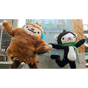2 mascote do BIGGYMONKEY™, um yeti marrom e um macaco preto e