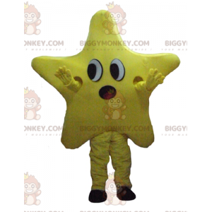 Roztomile vypadající kostým maskota obří žluté hvězdy