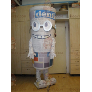 Giant Log BIGGYMONKEY™ maskottiasu lasilla. Sanomalehti -