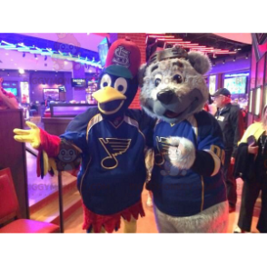 2 BIGGYMONKEY's mascotte: een grijze beer en een rood met geel