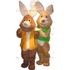 2 BIGGYMONKEY™s maskot av brune og hvite kaniner med fargede vester - Kanin maskot - BIGGYMONKEY_06204 - BiggyMonkey.com