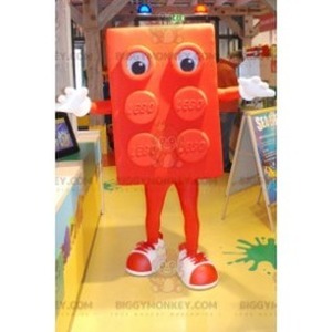 BiggyMonkey mascot: Giant Orange Lego Mascot. Discover @biggymonkey_mascots #mascots - Link : https://bit.ly/3linbWk - BIGGYMONKEY_0620 #mascots #mascot #event #costume #biggymonkey #marketing #customized #costume #orange #giant #lego #custom https://www.biggymonkey.com/en/mascots-famous-people/620-giant-orange-lego-mascot.html